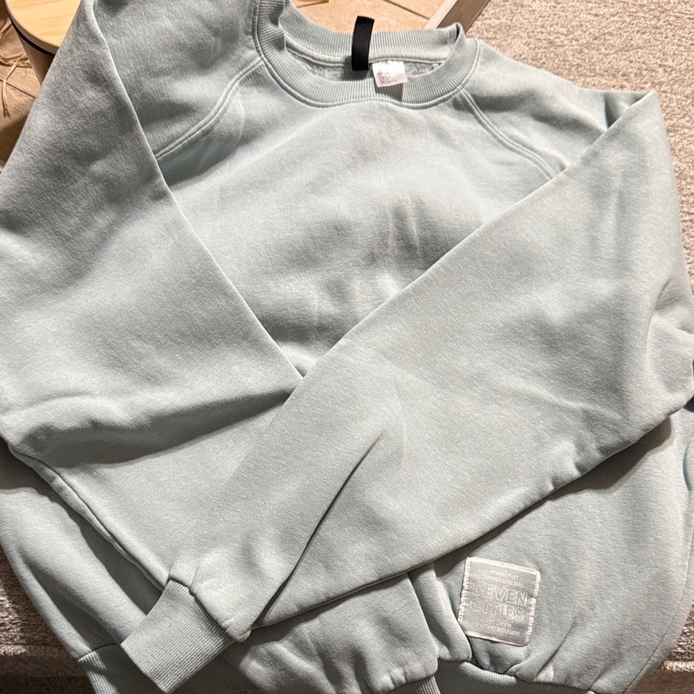 Women’s Cropped Crew Neck